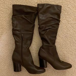 Tahari boots